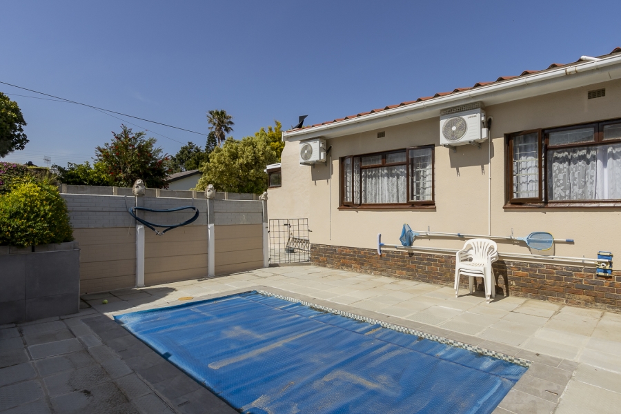 3 Bedroom Property for Sale in Strand Central Western Cape